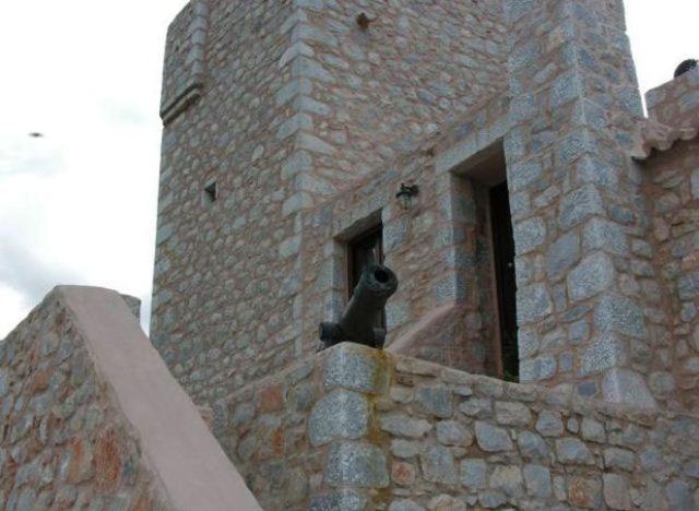 Katafigi Pírgos Dhiroú